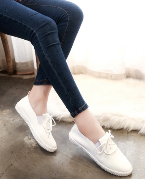 Giày thể thao nữ đế bệt màu trắng xinh xắn GTT4501