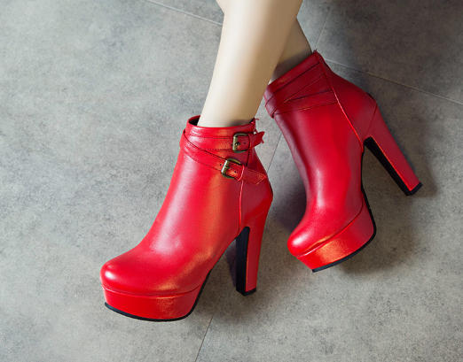 Giày boot nữ cổ ngắn cao gót 12cm màu đỏ GBN10303
