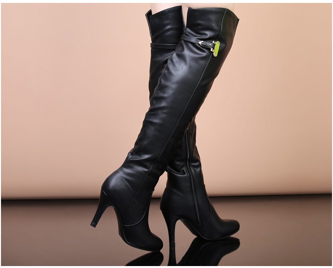 Giày boot nữ mùa đông cao cổ sang trọng màu đen GBN4902