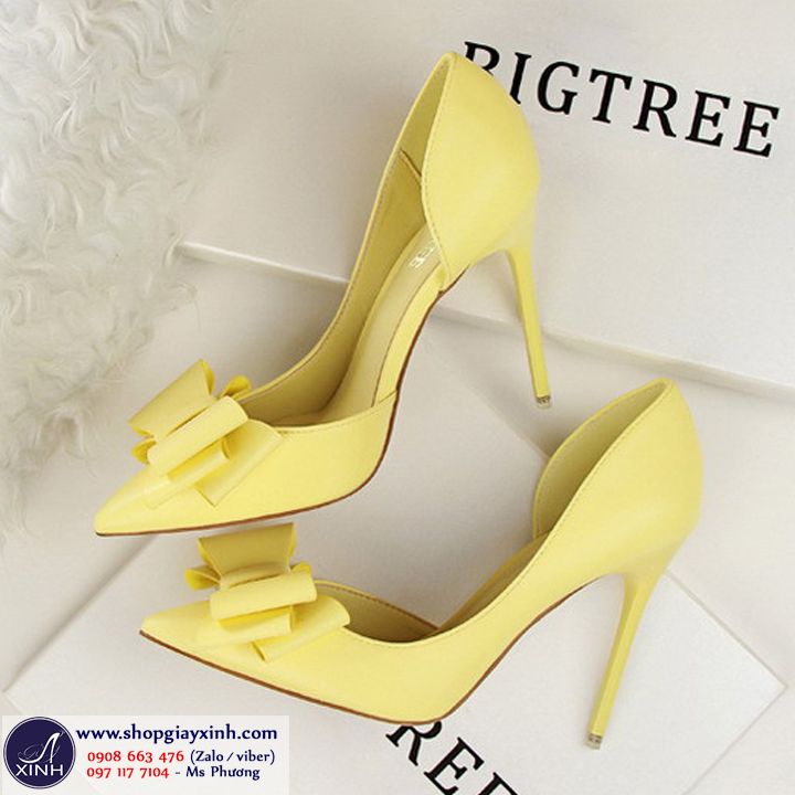 Giày cao gót màu vàng chanh đính nơ xinh xắn!