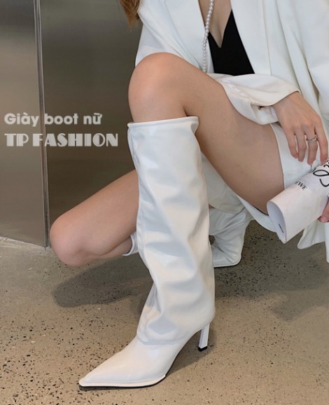 Giày boot nữ cổ gập THỜI TRANG mũi nhọn, gót nhọn 8.5cm màu trắng GCC24B