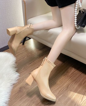 Giày boot nữ cổ lửng ĐƠN GIẢN màu da XINH XẮN GBN2303
