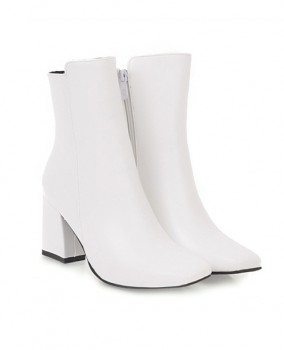 Giày boot nữ cổ lửng màu trắng thời thượng GBN0802