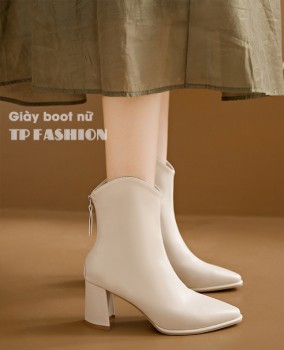 Giày boot nữ cổ ngắn màu KEM xẻ sâu chữ V, mũi nhọn, gót vuông 7.5cm SIÊU HACK DÁNG GBN37B