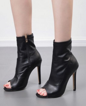 Boot nữ hở mũi cổ lửng da bóng ôm chân GBN193